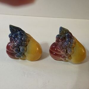 Vtg Shawnee Pottery Salt Pepper Shaker Set